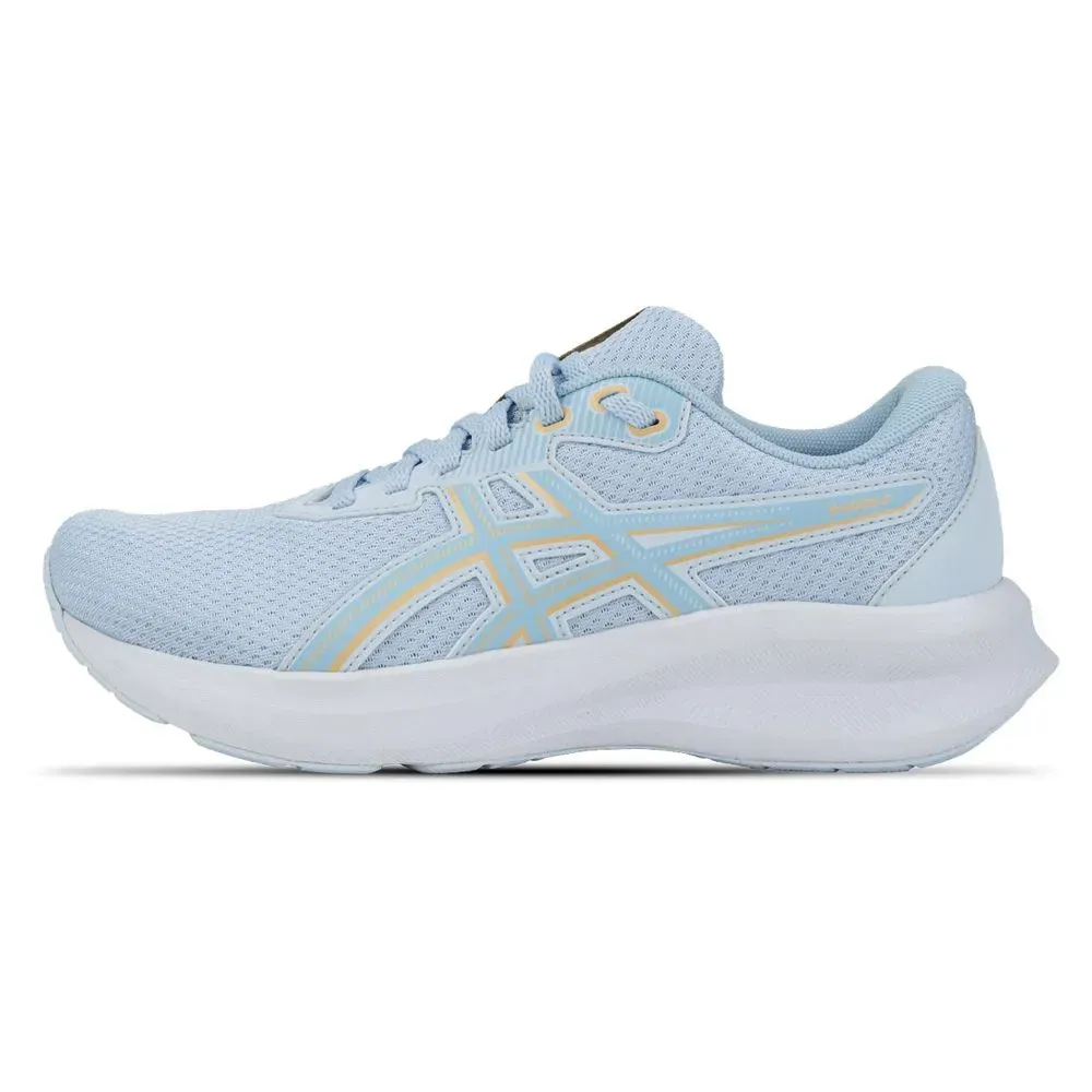 Tênis de corrida feminino Asics Raiden 5 azul claro visto de outro ângulo evidenciando detalhes e solado aderente
